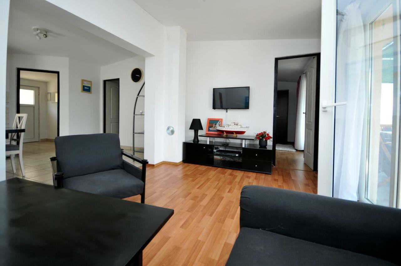 Apartment Sandra Trogir Exterior foto